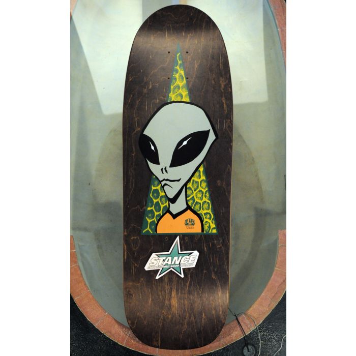 Tabla de monopatín Alien Workshop NOS Visitor Color, Gris.Tabla Original Vintage. No es una reedicción. Esta tabla es parte de la primera serie de tablas de la marca de Ohio.