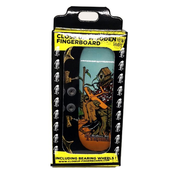 Completo Close Up Fingerboards Trauma Birdhouse Kid. Incluye una tabla con láminas de arce auténtico de 33 mm de ancho con cóncavo medio. Con tabla y ejes más anchos. Ruedas con rodamientos auténticos. Nunca antes ha habido fingerboards con este equipamie