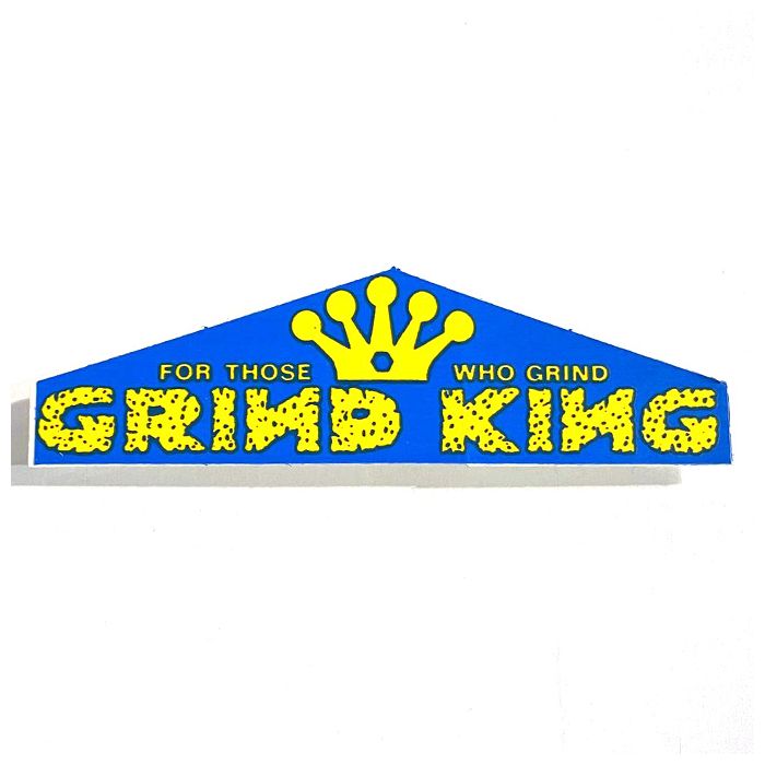 Pegatina Grind King. Colores: Azul/Amarillo. 4" x 1.5"
