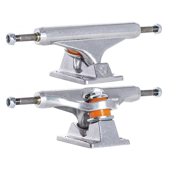 Eje Independent Trucks 139mm Mid Polished (Unidad). Con un hanger de 139mm. Recomendado para tablas de 7.75" a 8.25". Tienen una altura de 53mm al centro del axle o esparrago. Colo, Crudo / Crudo. (1 Unidad)