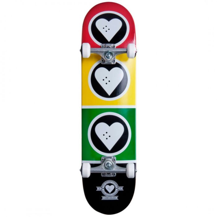 Monopatín completo Nomad Skateboards Heart Supply Squad Rasta. 8.0" x 31.75". Concavo medio. Ruedas Nomad Crown logo, 52mm x 33mm. 99a. Color: Rasta (Unidad)
