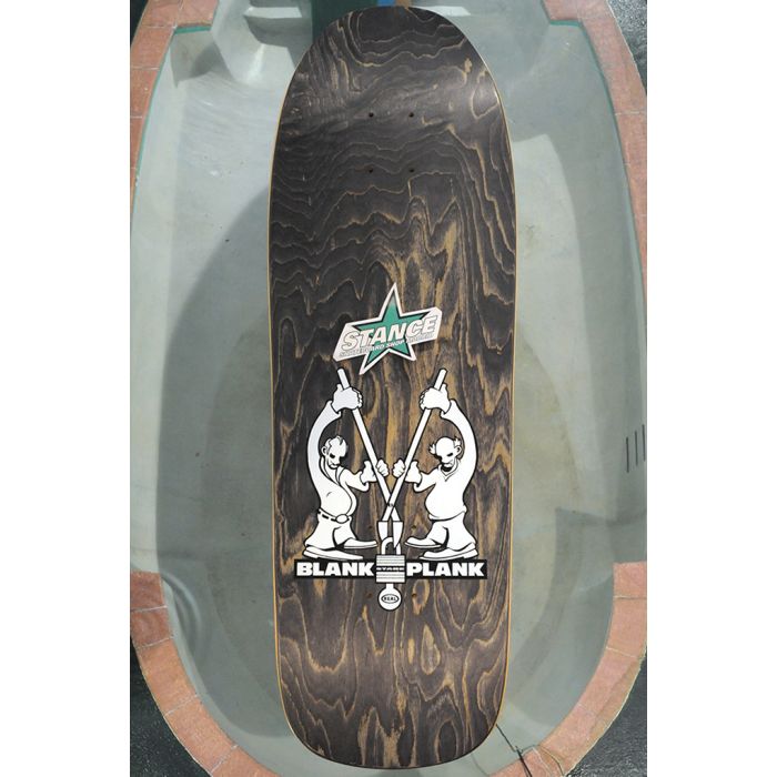 Tabla de monopatín Real Skateboards NOS Team Blank Plank. Color: Gris. "Colección Stance". Tabla vintage original, no es una reedición. Stock Limitado. Articulo de colección. La tabla puede ser ligéramente distinta a la de la foto. No dude en ponerse en c