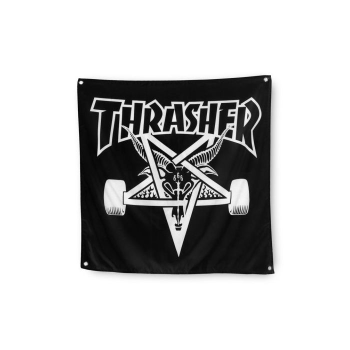 Pancarta Thrasher Skate Goat. Color: Negro/Blanco. Tamaño: 91x91 cm.
 Banner de poliéster, con anillas de metal en las 4 esquinas. 