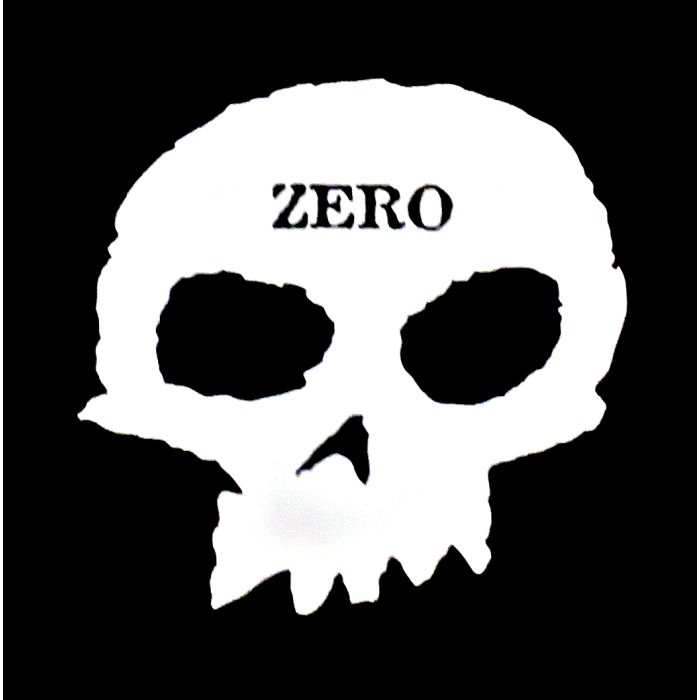 Pegatina Zero Skateboards Skull 3.25". Color: Negro 
