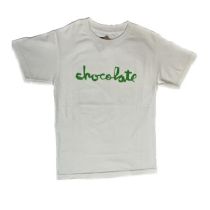 Camiseta de manga corta Chocolate Skateboards Chunk Smoke. Coloer: Blanco/ Verde Oscuro