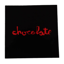 Adhesivo Chocolate Skateboards  Red Square Sticker 2" x 2" Color: Negro
