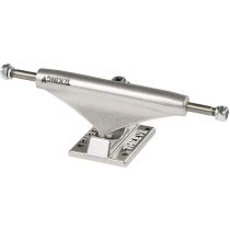 Eje de monopatín Theeve 5.85" Tiking V3 titanium Axle Hollow King Pin. El TiKING cuenta con la misma resistencia, durabilidad y manegabilidad de los ejes Theeve Trucks, sólo que con un king pin hueco de acero rey. Con la garantía Theeve True Turn Geometry